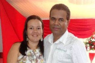 Roque ao lado da filha Lhais, em evento recente.