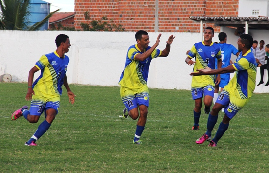Intermunicipal – Com gol de Ró no primeiro tempo Coité vence Riachão e divide liderança com Santaluz