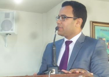 Prefeito de Araci propõe vereadores a votar projeto que substitui festas por obras