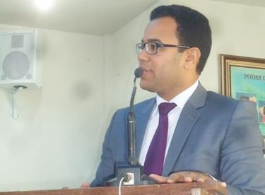 Prefeito de Araci propõe vereadores a votar projeto que substitui festas por obras