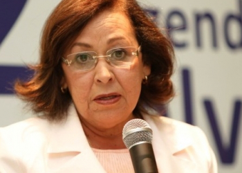 Lídice promete a professores que pagará toda a URV em quatro anos