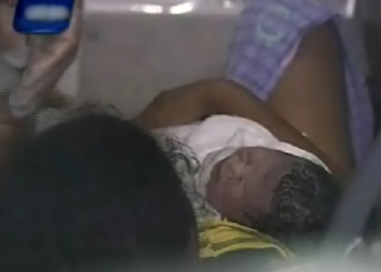 Mulher entra em trabalho de parto e bebê nasce dentro de ambulância