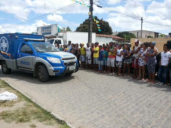 Vendedor autônomo é assassinado com 8 tiros