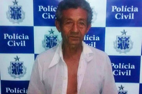 Aposentado é preso acusado de tentar estuprar menina que retornava da escola