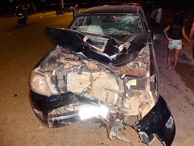 Dois irmãos morrem após colisão entre moto e carro