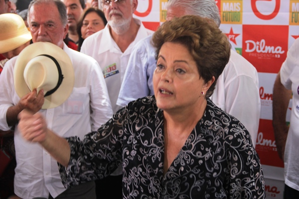 Em campanha na Bahia Dilma participa de carreta com Rui Costa em Feira de Santana