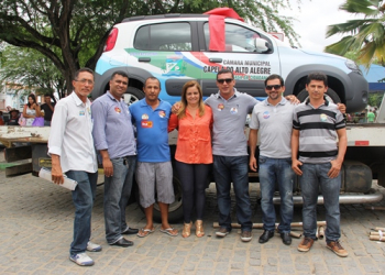 Presidência da Câmara entrega carro 0 km