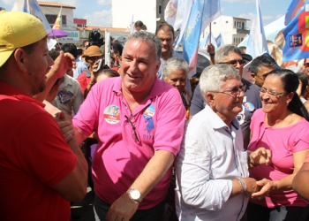 Veja com detalhe como foi a carreata de Rui Costa por seis municípios do território do sisal