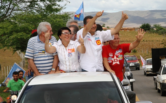 Carreata da chapa governista movimenta final de semana de cidades do sertão baiano