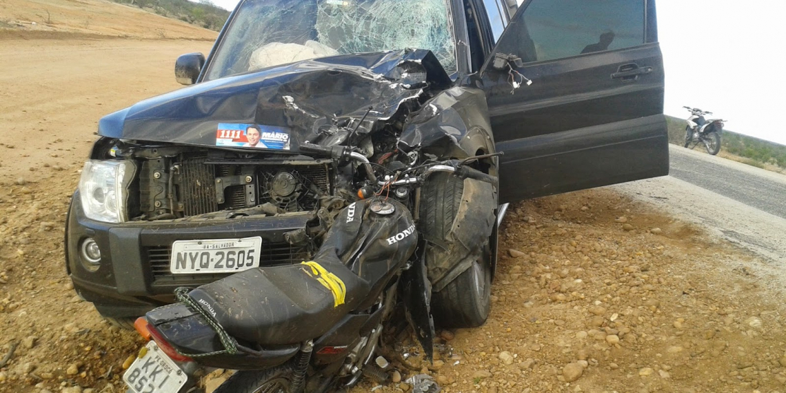 Motociclista morre ao colidir com carro de deputado na BA 210