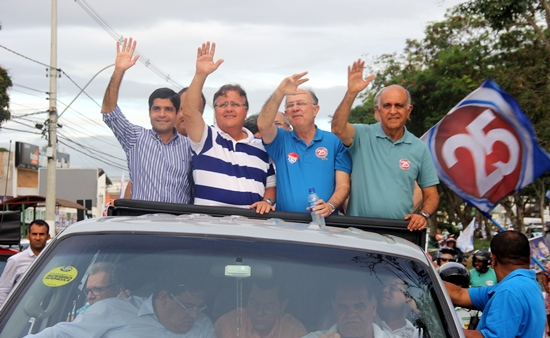 Chapa de oposição realiza carreata em Feira de Santana com a presença de ACM Neto