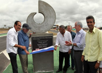 Wagner entrega estrada pavimentada no trecho Tanquinho / Ichu