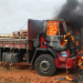 Caminhão consumido pelo fogo na BR 116/Norte trecho de Tucano