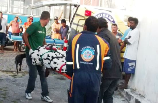 Conceição do Coité – Anjos da Vida socorre mulher esfaqueada em bar