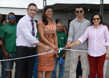 Prefeitura de Coité e Projeto Reciclar abrem galpão de triagem de materiais recicláveis