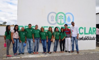 Pessoas empregadas numa industria de resíduos sóliduos devidamente registradas.