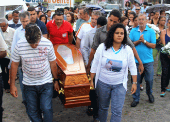 Coité: com o refrão “campeão vencedor” corpo de Gilberto é sepultamento
