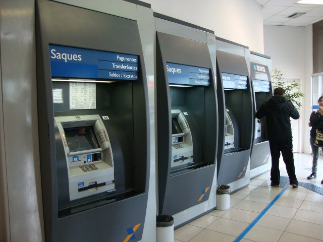 Bancários da Caixa aprovam proposta e encerram greve