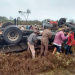 Caminhão capota na BA-263 e deixa dois mortos e dois feridos