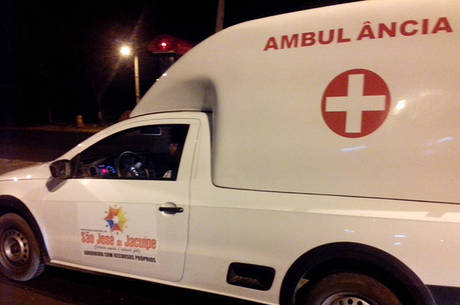 Motorista de ambulância é preso dirigindo alcoolizado na BR-324