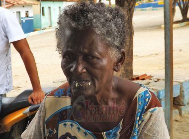 Mulher mora em cemitério por quase 40 anos no sudoeste baiano