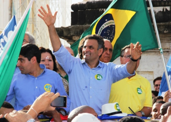 Aécio Neves é recebido com festa em Salvador e disse que vai trabalhar em parceria com Rui Costa