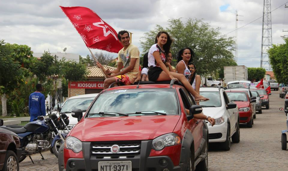 Vitória de Neusa é comemorada com carreata em Pintadas