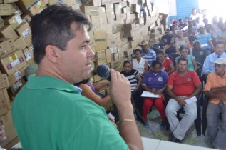 Alex na sede da CDA em Araci