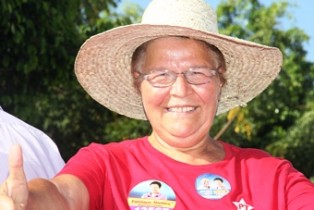 Deputada que fez campanha do sertão ao litoral garantiu mais uma vaga e vai continuar tendo apoio do Governo petista.