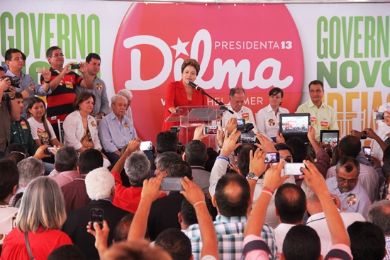 Dilma em campanha do segundo turno - 09-10-14 (139) Foto Raimundo Mascarenhas