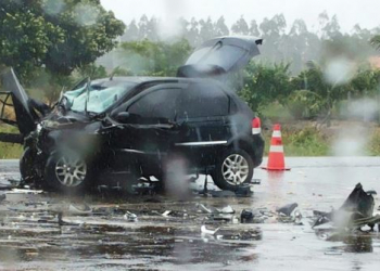 Mulher morre e outras três pessoas ficam feridas em acidente na BR 110