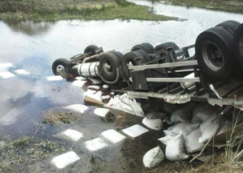 Acidente na BR-407 envolvendo três veículos deixa quatro mortos; pai e dois filhos entre as vítimas