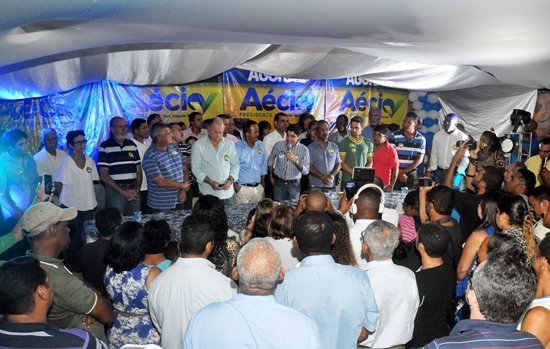 Oposição baiana vai ao interior fazer campanha para Aécio