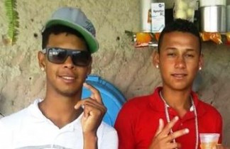 Anderson (de branco) morreu antes de chegar ao hospital. Cadu foi transferido.