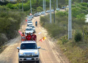 Teofilândia – Prefeito comemora resultado da eleição com carreata e a presença do deputado eleito Gika