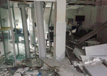 Agência bancária é explodida e fica totalmente destruída