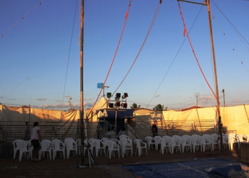 Lona do Golden Circus desaba com ventania e situação das familias fica mais complicada