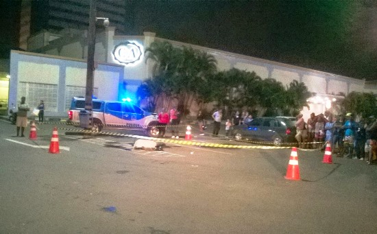 Homem é executado na saída se Shopping em Feira de Santana