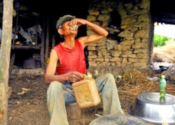 Homem bebe gasolina há mais de 40 anos e tem boa saúde