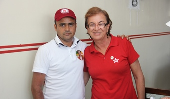 Satisfeito pela grande quantidade de votos recebidos por Neusa Cadore em Riachão, vereador Ninho acompanha a deputada em ato prol Dilma em Petrolina