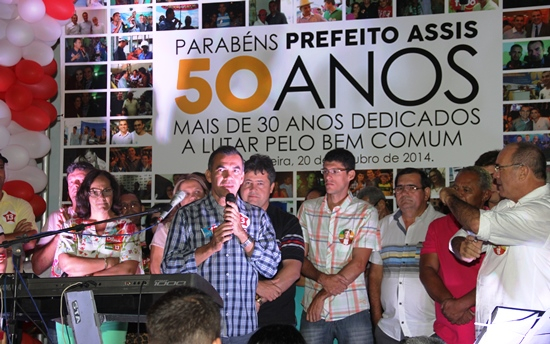 Militância petista de Coité faz grande festa pelo aniversário de 50 anos de Assis