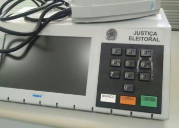 Eleitor cola tecla de urna em Goiás e é procurado pela Polícia Federal