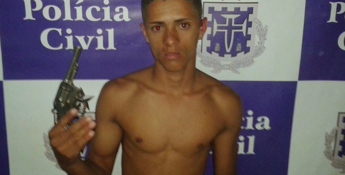 Teofilândia – Homem é preso com arma na cintura perto de escola