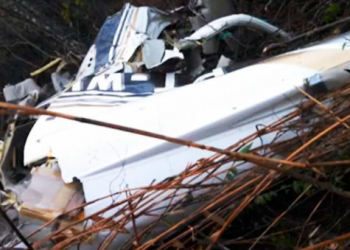 Avião bimotor cai perto da divisa entre Bahia e Minas Gerais