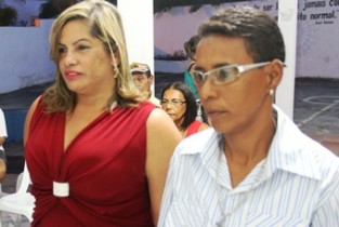 Casal está morando junto a mais de seis meses e resolveu selar a relação.