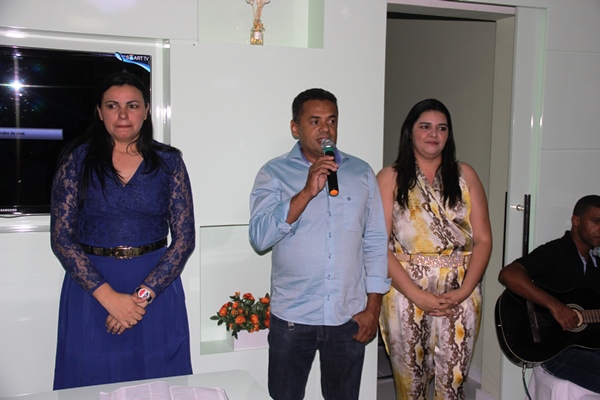 Cláudia Barros responsável por trazer o PAFAC pra Coité, o diretor presidente Marcelo Costa ao lado da sua esposa Carla Barros.