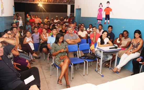 Noé ouviu os ataques de Manchinha de braços cruzados e muita frieza.