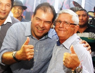 Monte Santo II – Jorge Andrade recebe assessor do deputado Ângelo Coronel. Veja o vídeo de agradecimento pela festa e pelos votos na eleições 2014