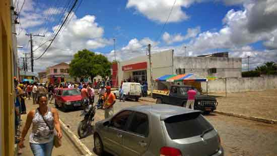 Agências são assaltadas em Macajuba e Tapiramutá