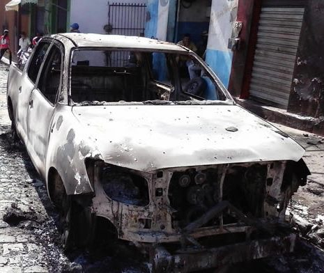 Hilux a serviço do exército pega fogo; Há suspeita de incêndio criminoso